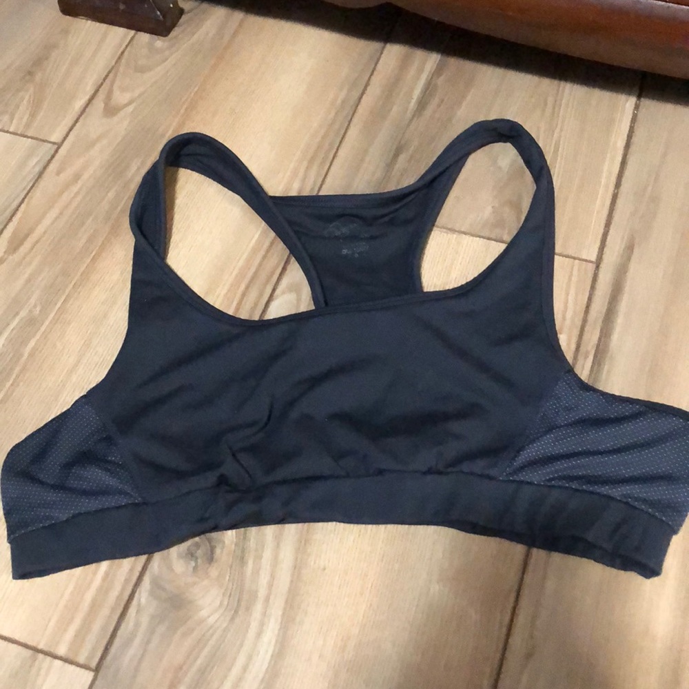 sports bra